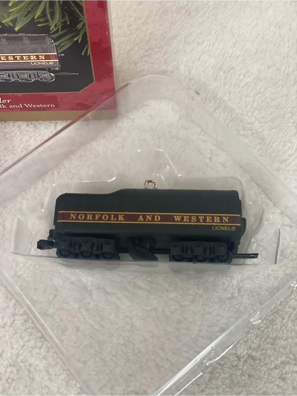 Hallmark Keepsake Lionel The Tender 746 Norfolk and Western Train Ornament 1999